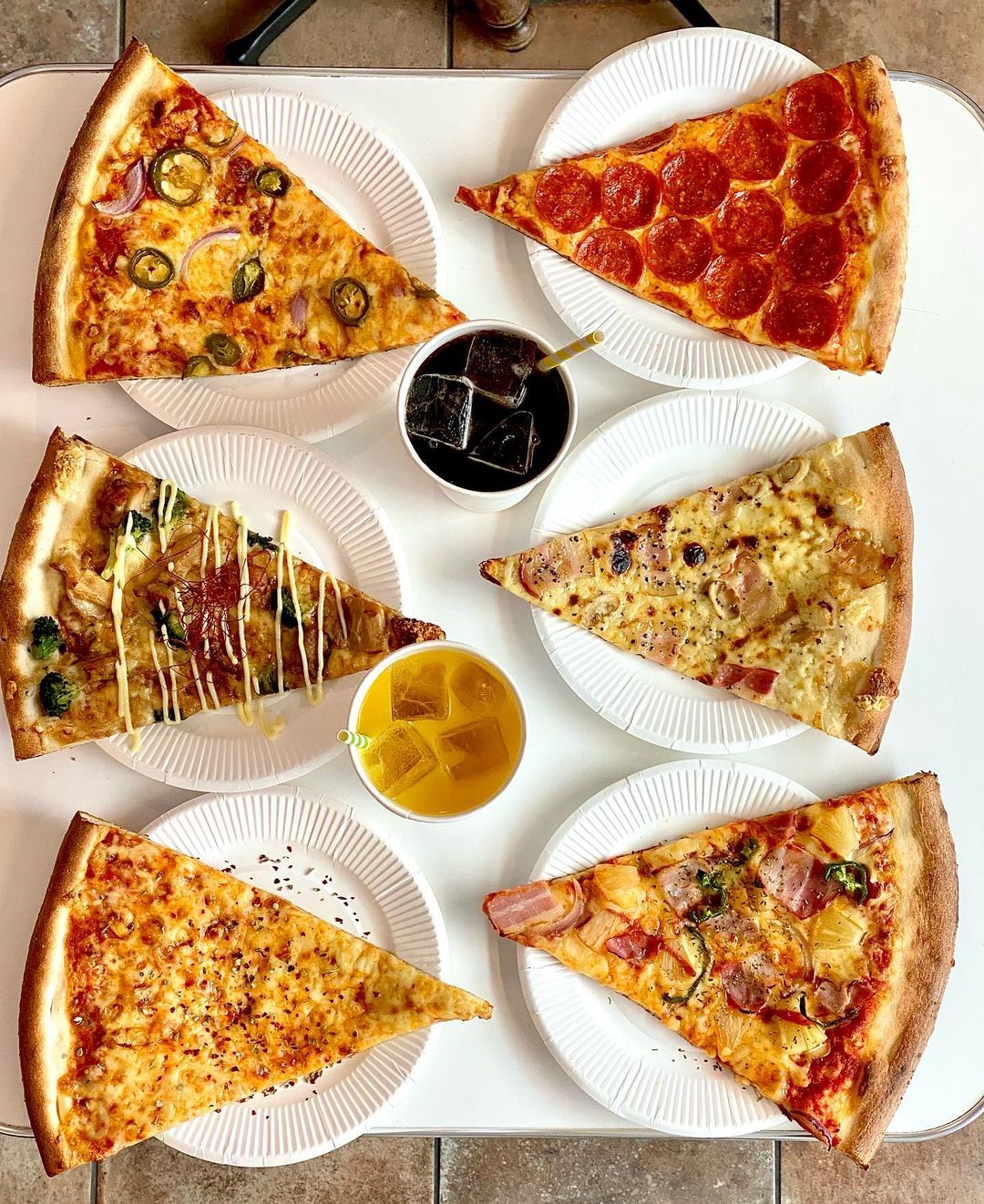 神戸・北野でニューヨークスタイルのピザが楽しめる『JESUS PIZZA（ジーザスピザ）』スライス売りが食べ歩きにちょうどいい SUNSET SIDE KOBE（サンセットサイド神戸）